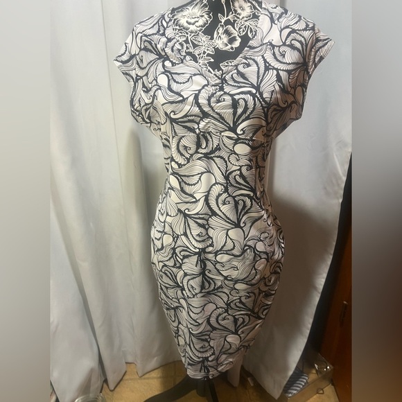 Title nine Dresses & Skirts - Title nine Cream Bodycon Midi Dress with Mock Neck